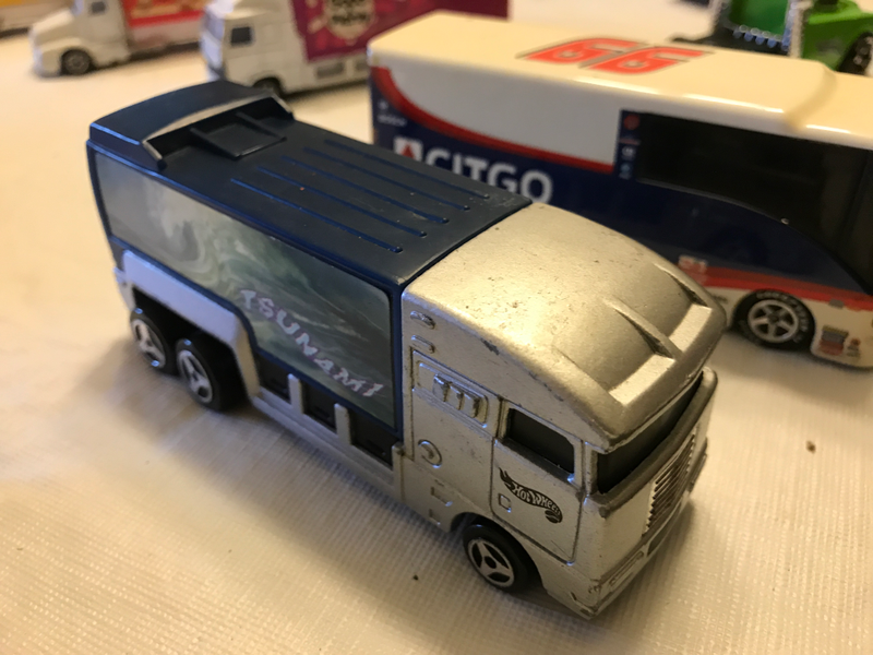 Illustration for article titled Colossal Die-Cast Collection - Box 102 - Keep on Truckin'